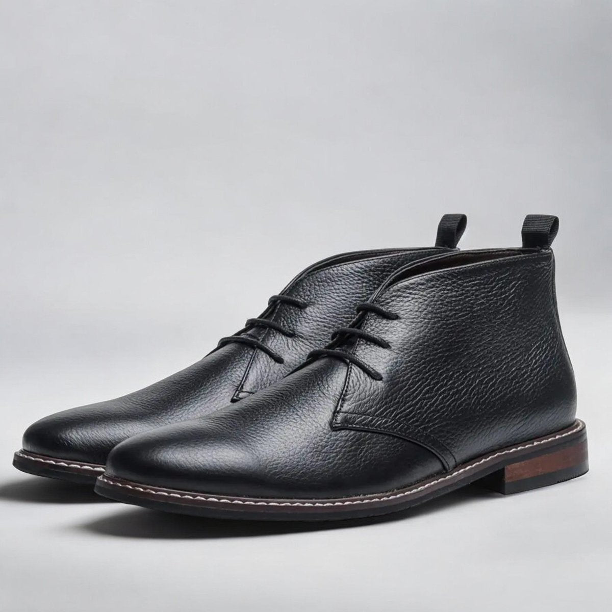 Men's Classic Lace-Up Chukka Boots with Non-Slip Sole